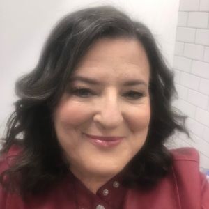 Meet your Posher, Lori